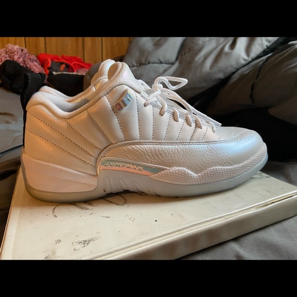 Used Jordan 12s main image 5